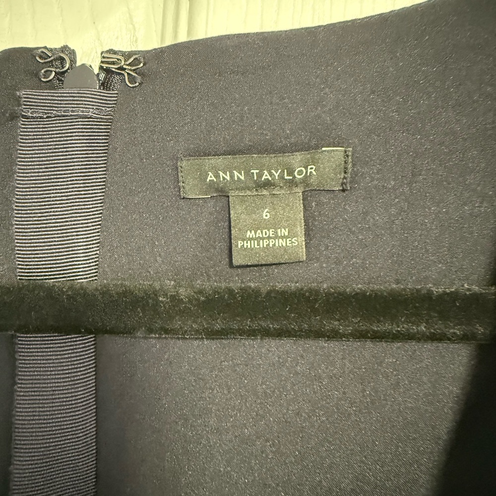 Ann Taylor Fitted Blue Peplum Tank Top - Picture 4 of 7